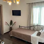 Guestrooms Ξενοδοχείο με διαμερίσματα 3*