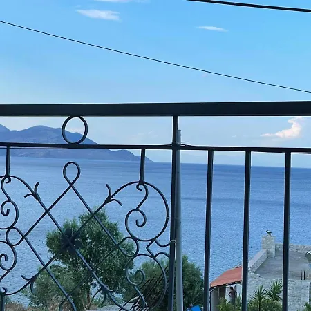 Ξενοδοχείο με διαμερίσματα Guestrooms 3*