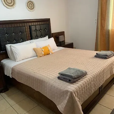 Guestrooms Ξενοδοχείο με διαμερίσματα 3*