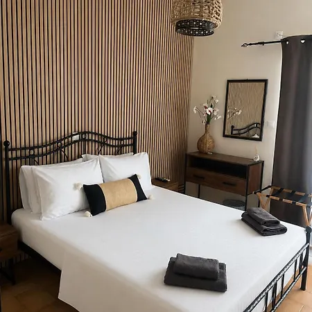 Guestrooms Aparthotel 3*